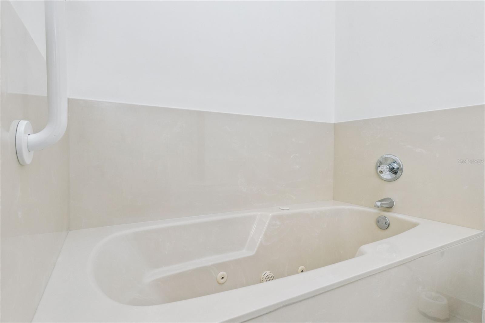 COUNTRY CLUB VILLAGE PH 03 - Residential