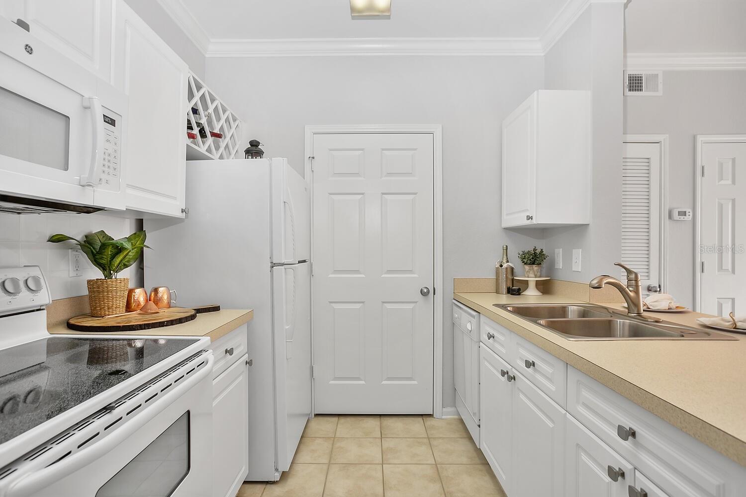 RESIDENCE AT RENAISSANCE - Residential Lease