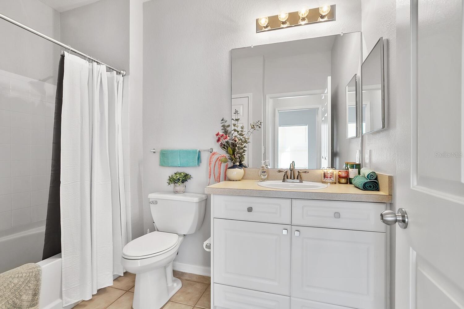 RESIDENCE AT RENAISSANCE - Residential Lease