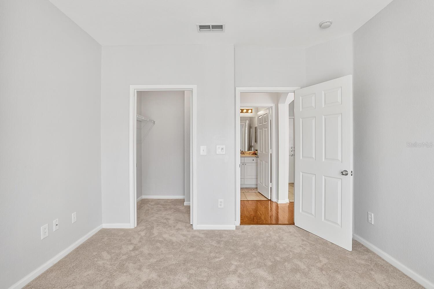 RESIDENCE AT RENAISSANCE - Residential Lease