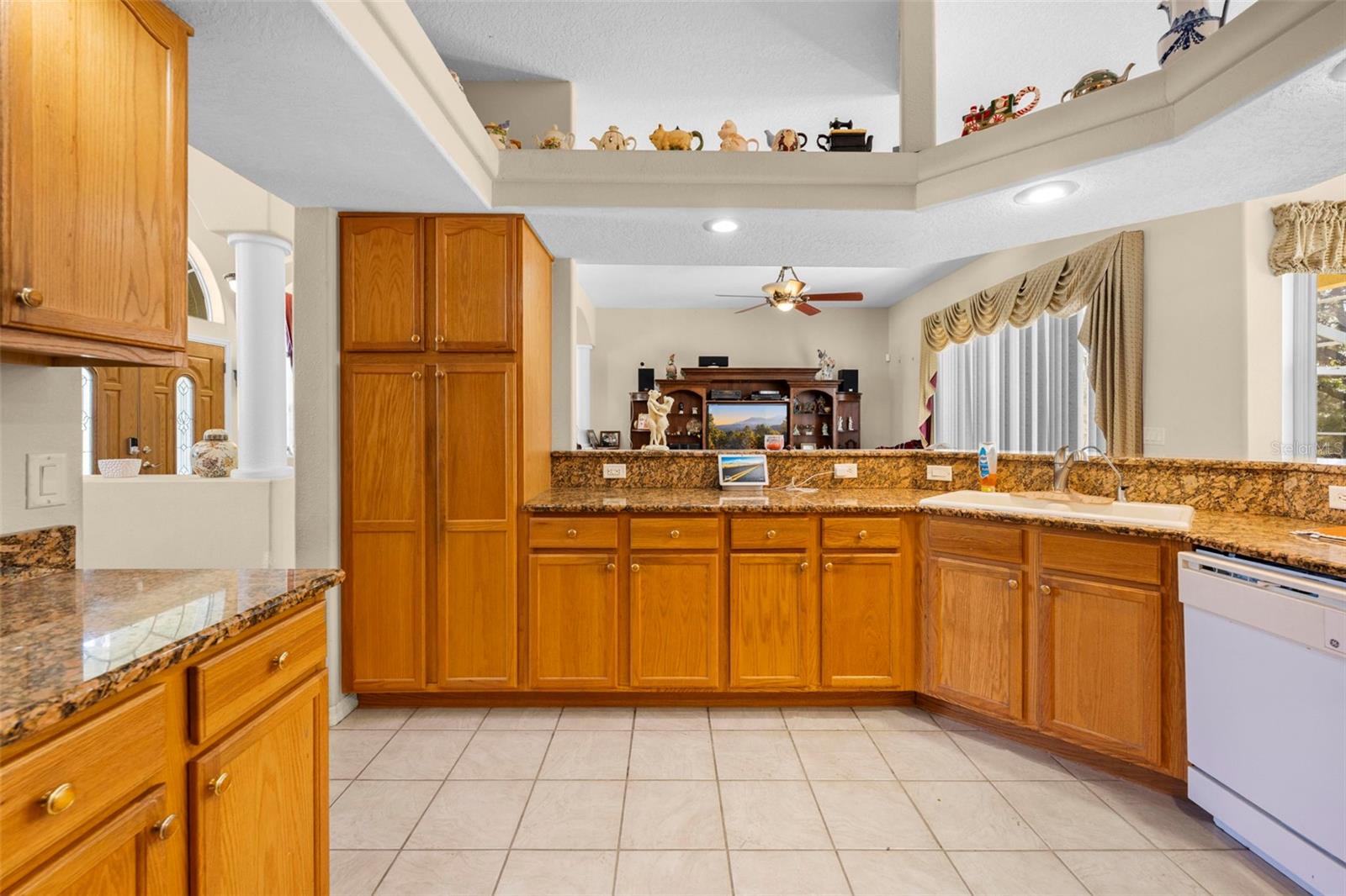 SPRING HILL - Residential