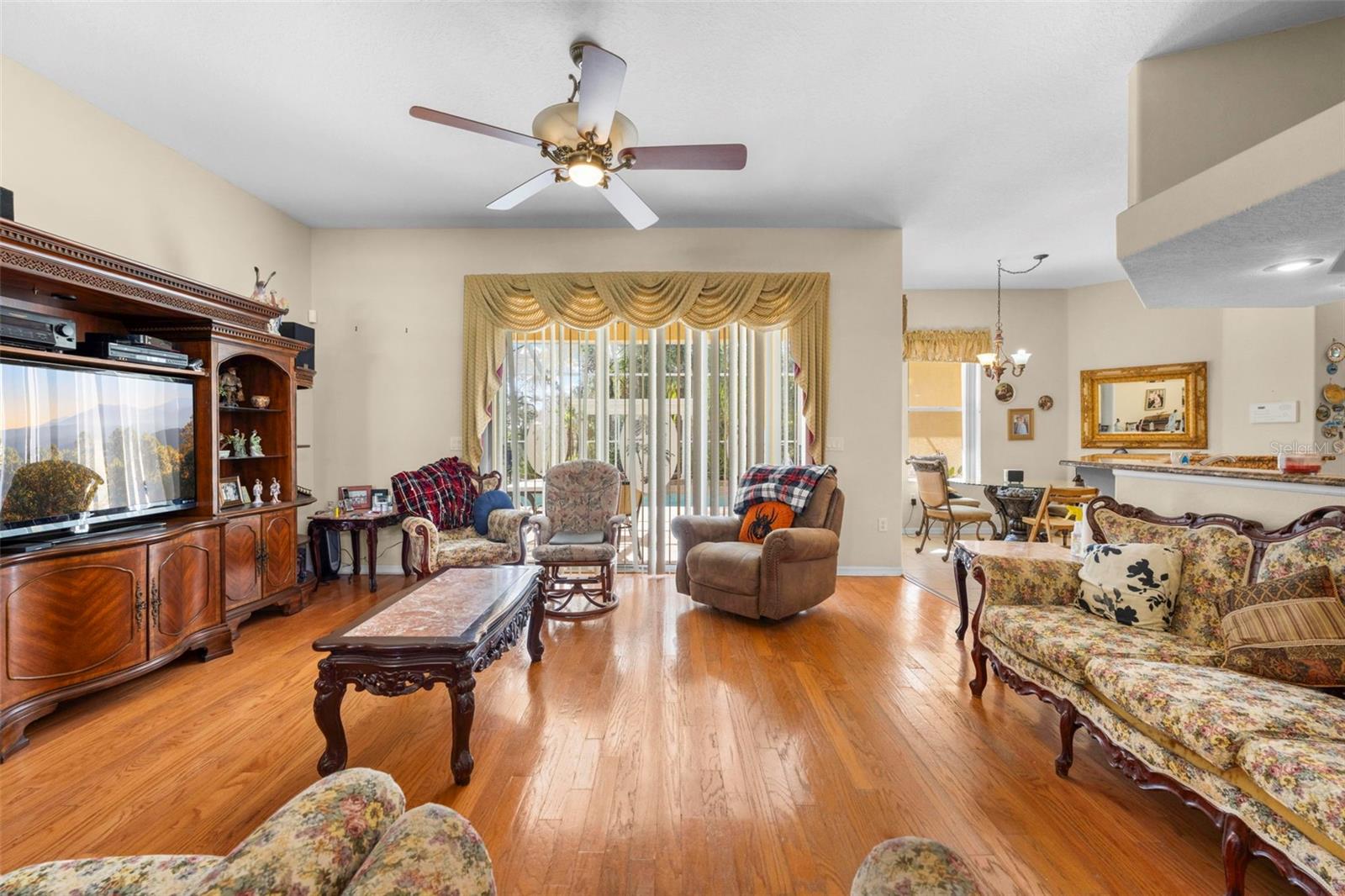 SPRING HILL - Residential