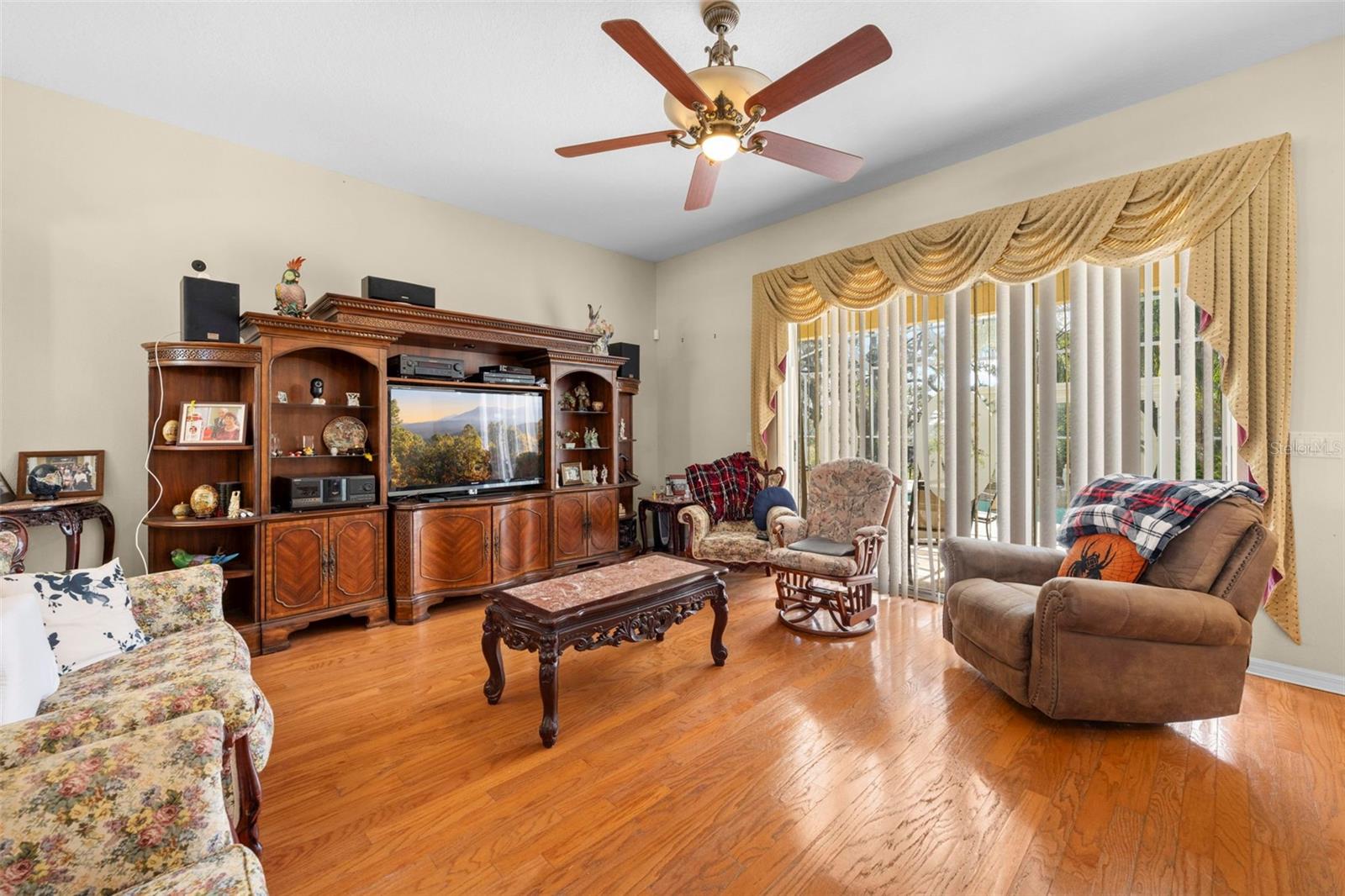 SPRING HILL - Residential