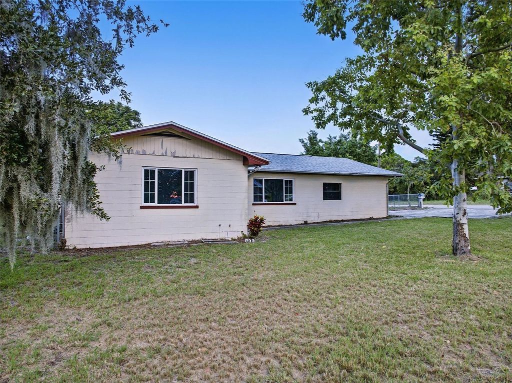 Photo of 330 W 4th Street, Frostproof, FL 33843 (MLS # S5132909)