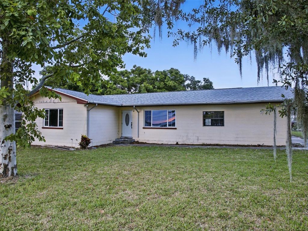 Photo of 330 W 4th Street, Frostproof, FL 33843 (MLS # S5132909)