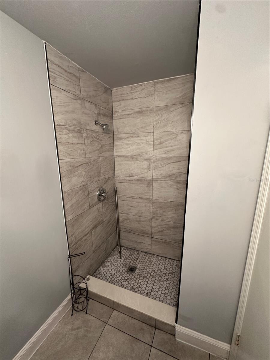 CHANCELLORS ROW PH 02 - Residential Lease