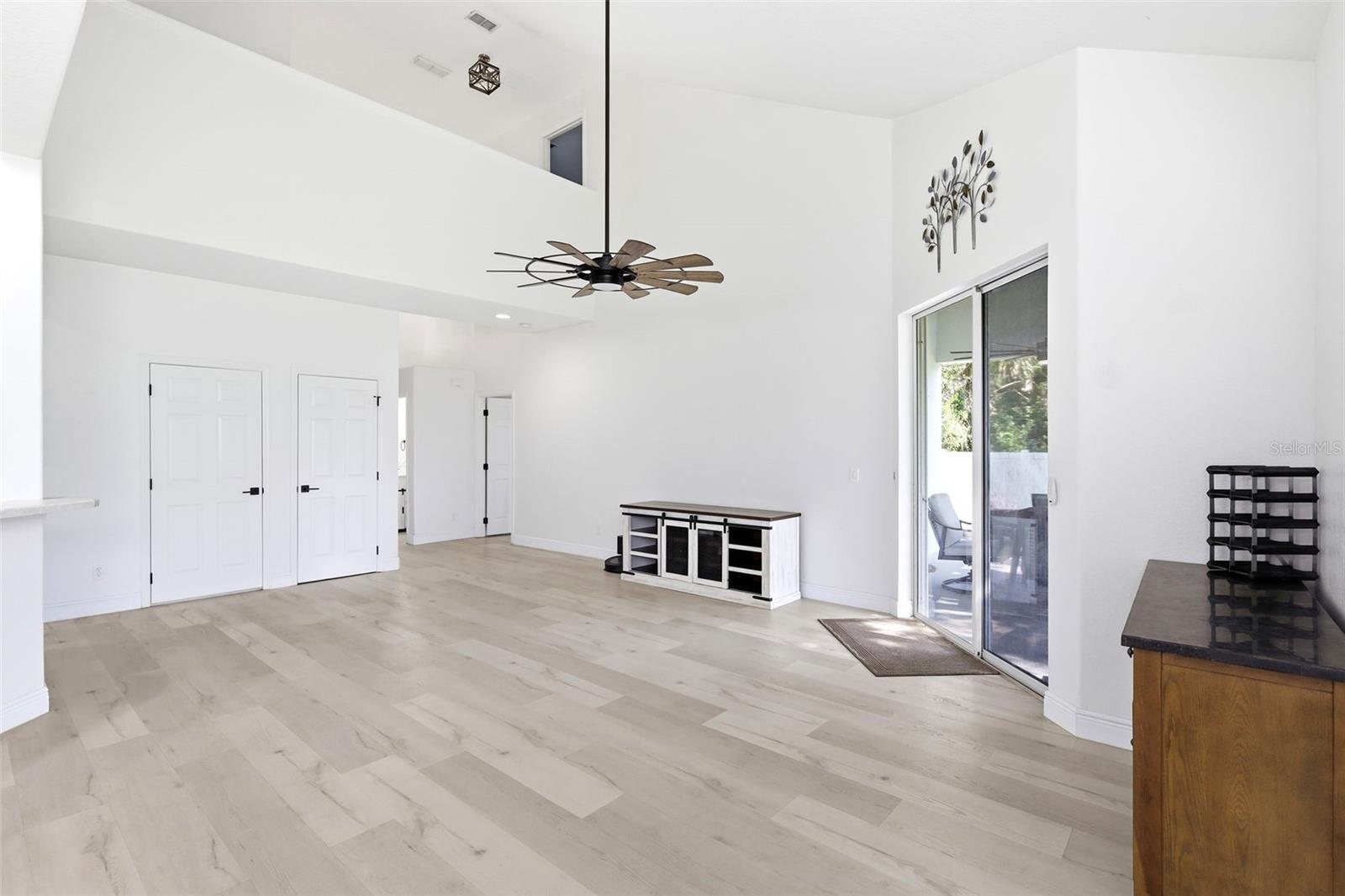 609 RHODES DRIVE
