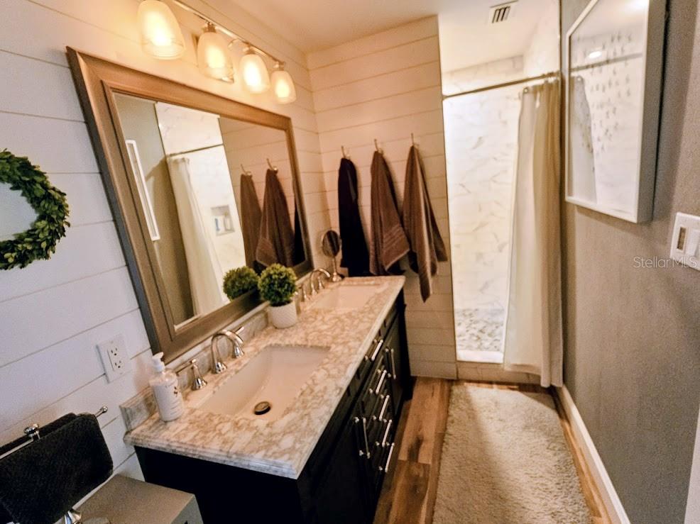 OAK GROVE ESTATES - Residential