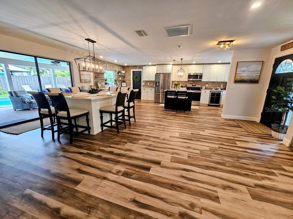 Photo of 2186 Oak Grove Drive, Clearwater, FL 33764 (MLS # TB8507622)