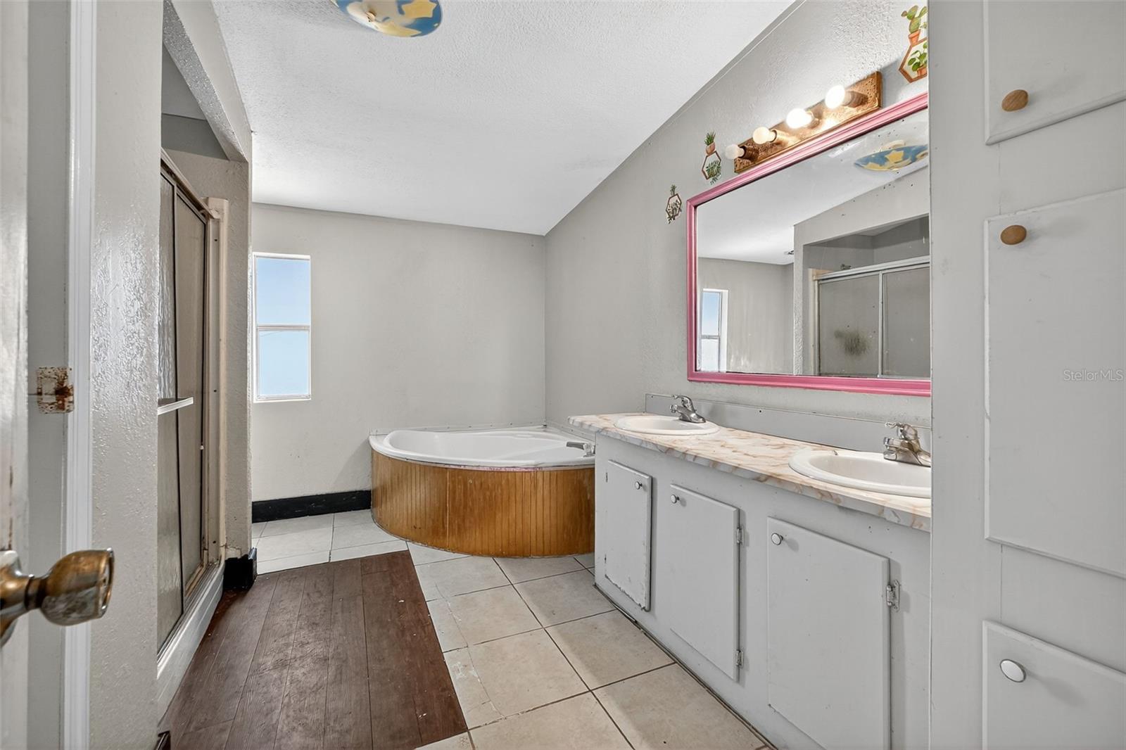 COMMONWEALTH MOBILE ESTATES ADD 02 - Residential