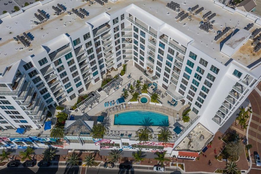Luxurious downtown Sarasota condominium ideally situated within proximity to dining, shopping, the marina, the arts and endless entertainment.