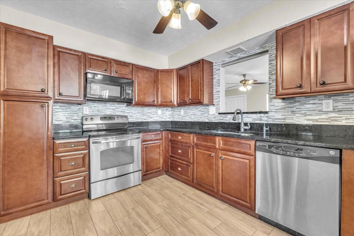 CHARLOTTE RANCHETTES - Residential