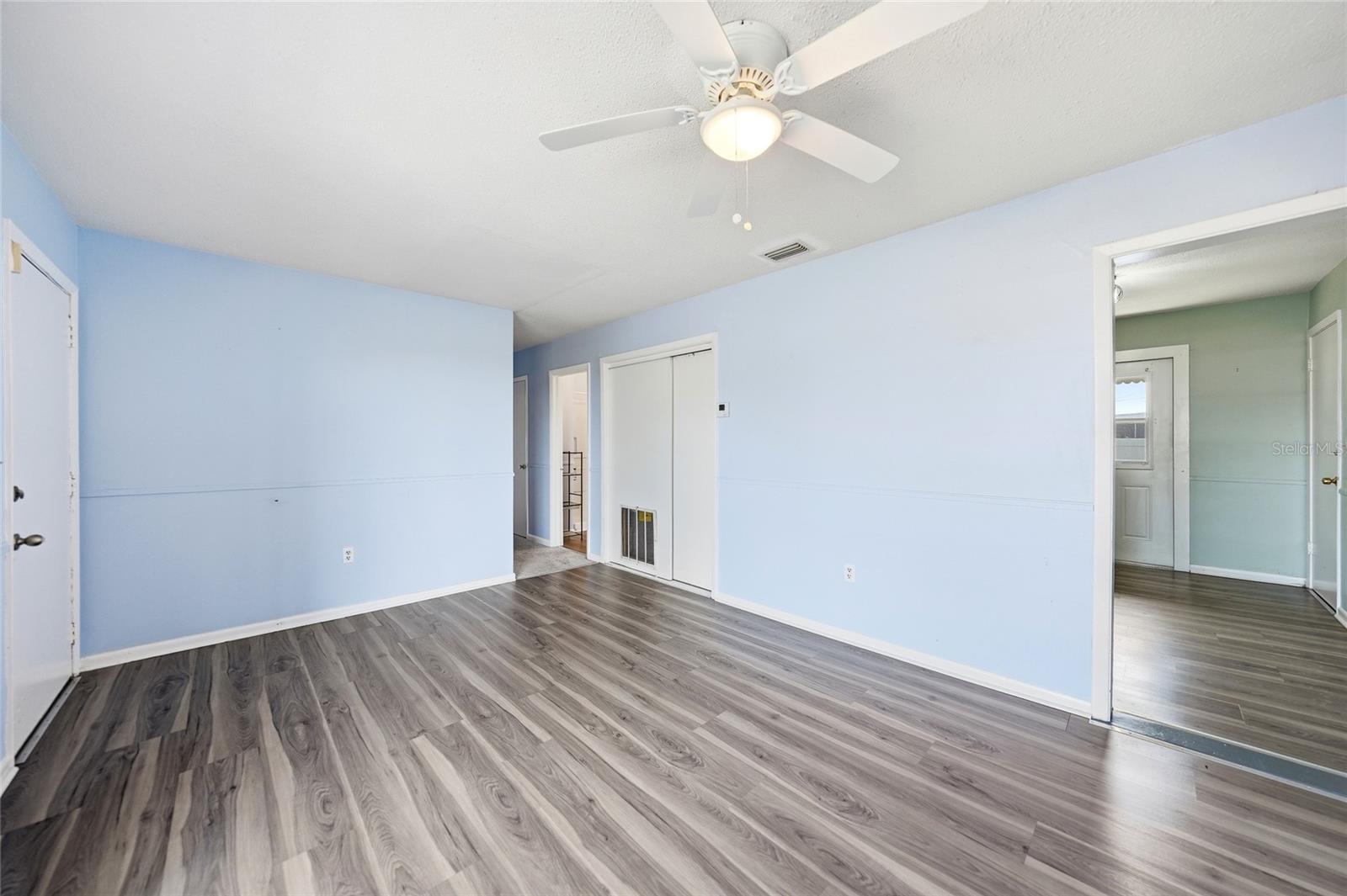 704 N MANATEE AVENUE