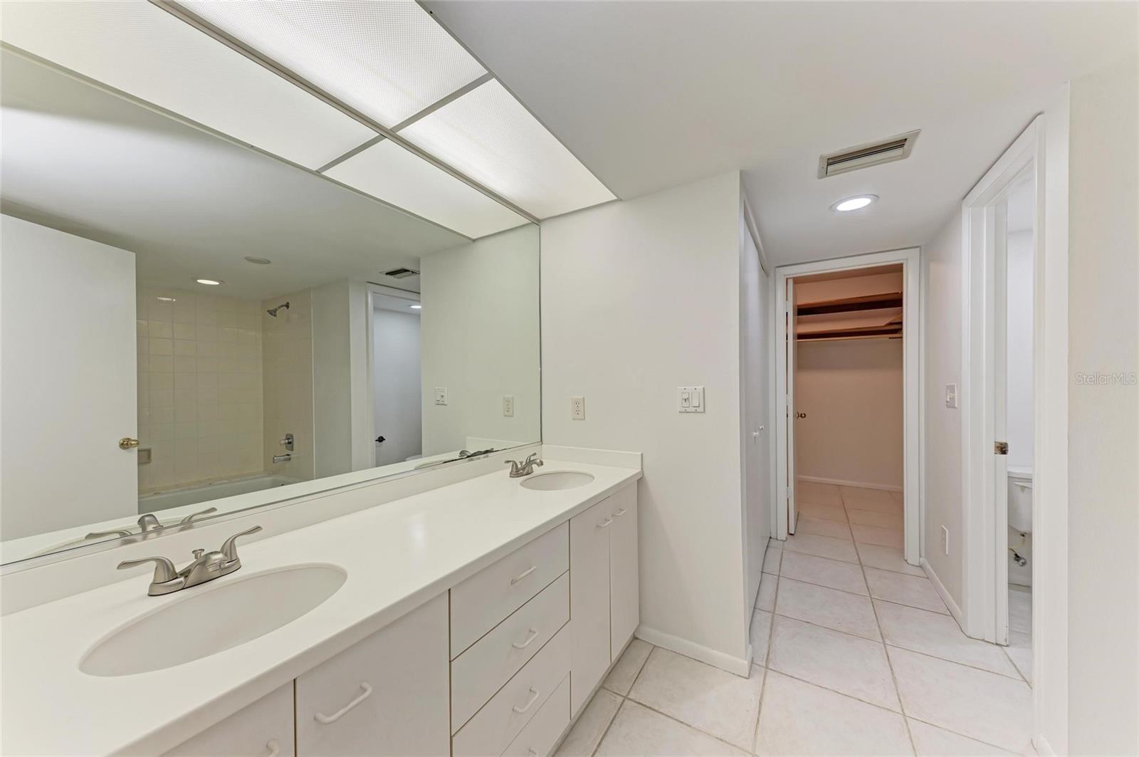CENTRAL PARK - Residential Lease