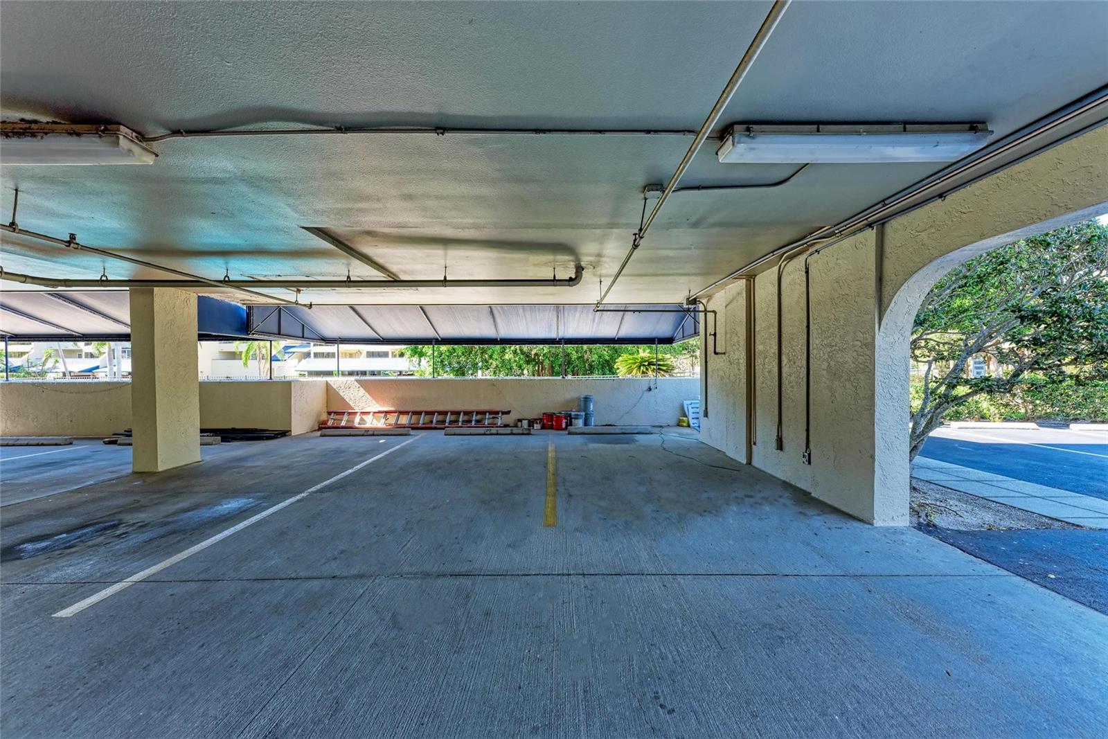 CENTRAL PARK - Residential Lease
