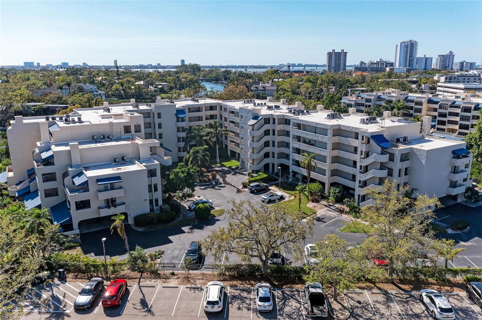 CENTRAL PARK - Residential Lease