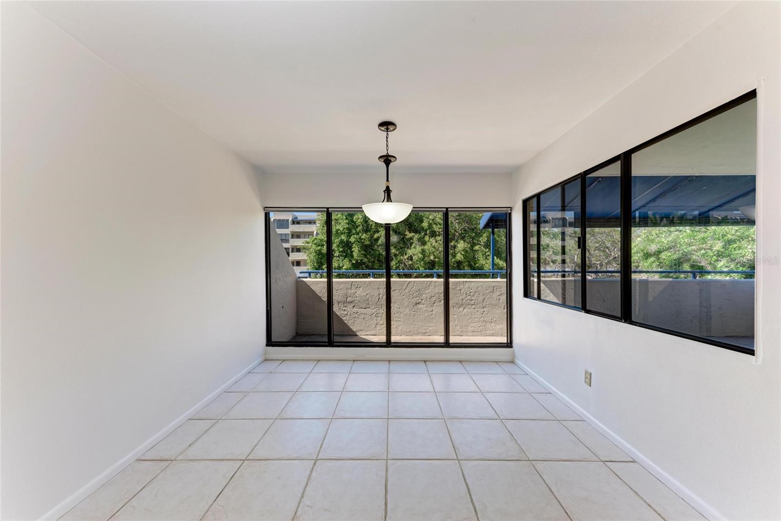 CENTRAL PARK - Residential Lease