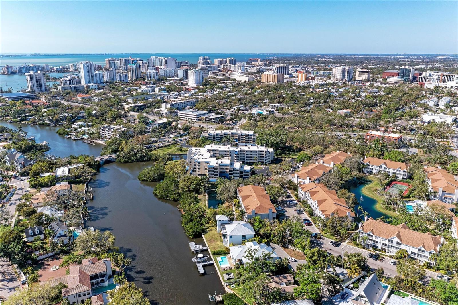 CENTRAL PARK - Residential Lease