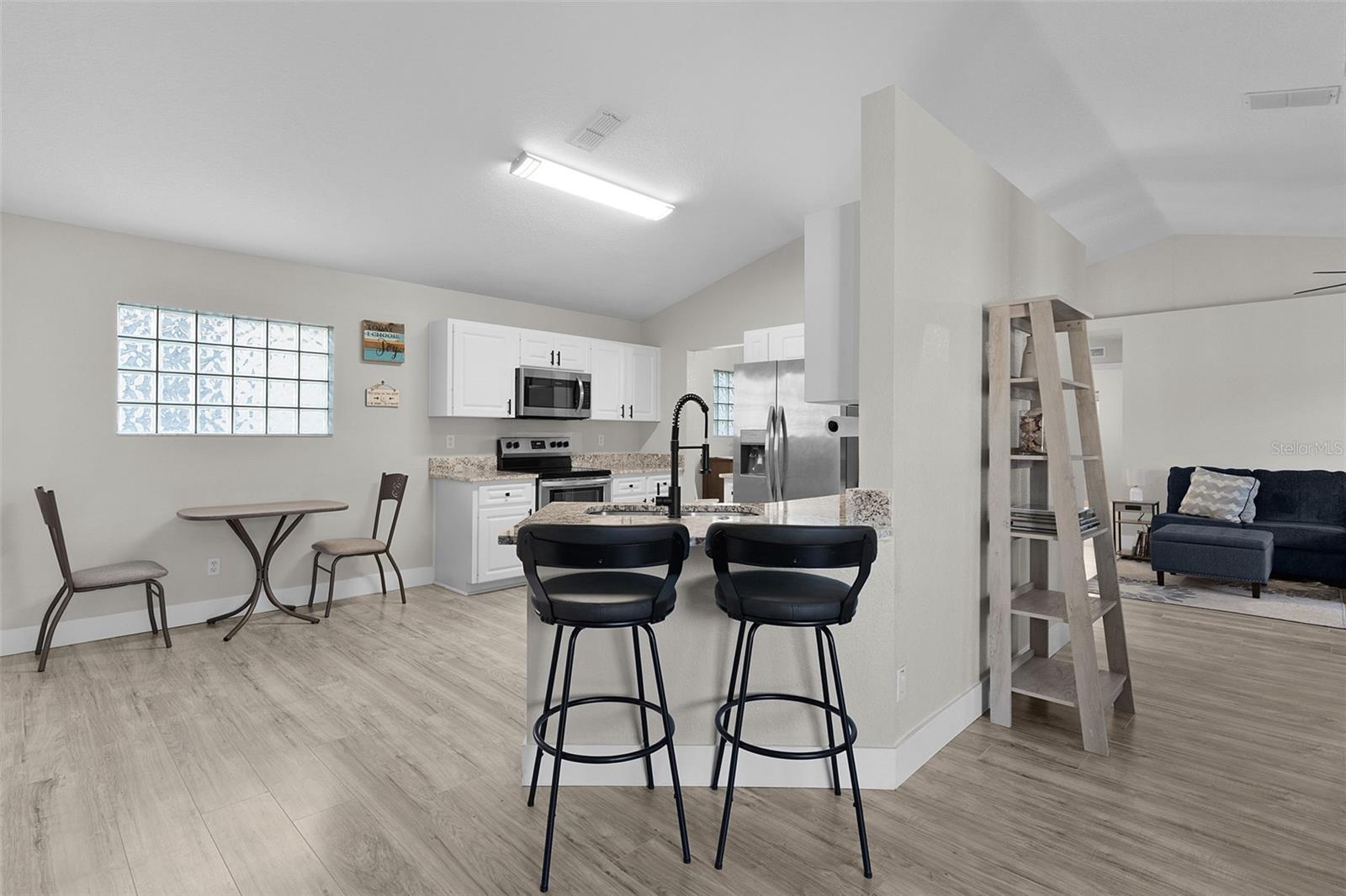 STONECREST LAKES UN 02 PH 01 - Residential