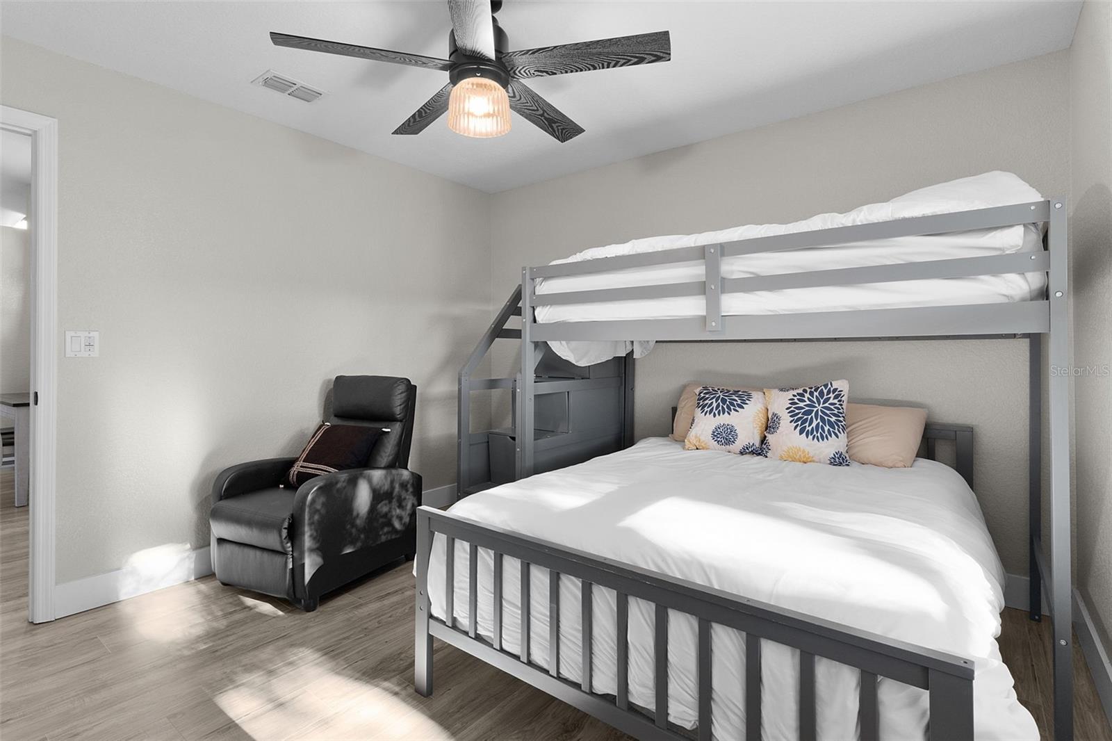 STONECREST LAKES UN 02 PH 01 - Residential