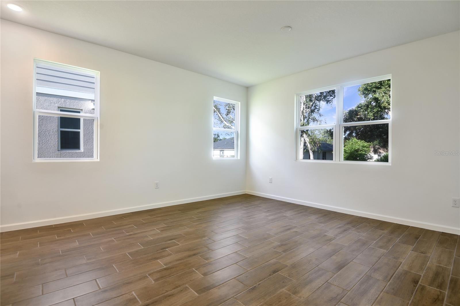 SEASONS AT SHORES OF LAKE DELL - Residential