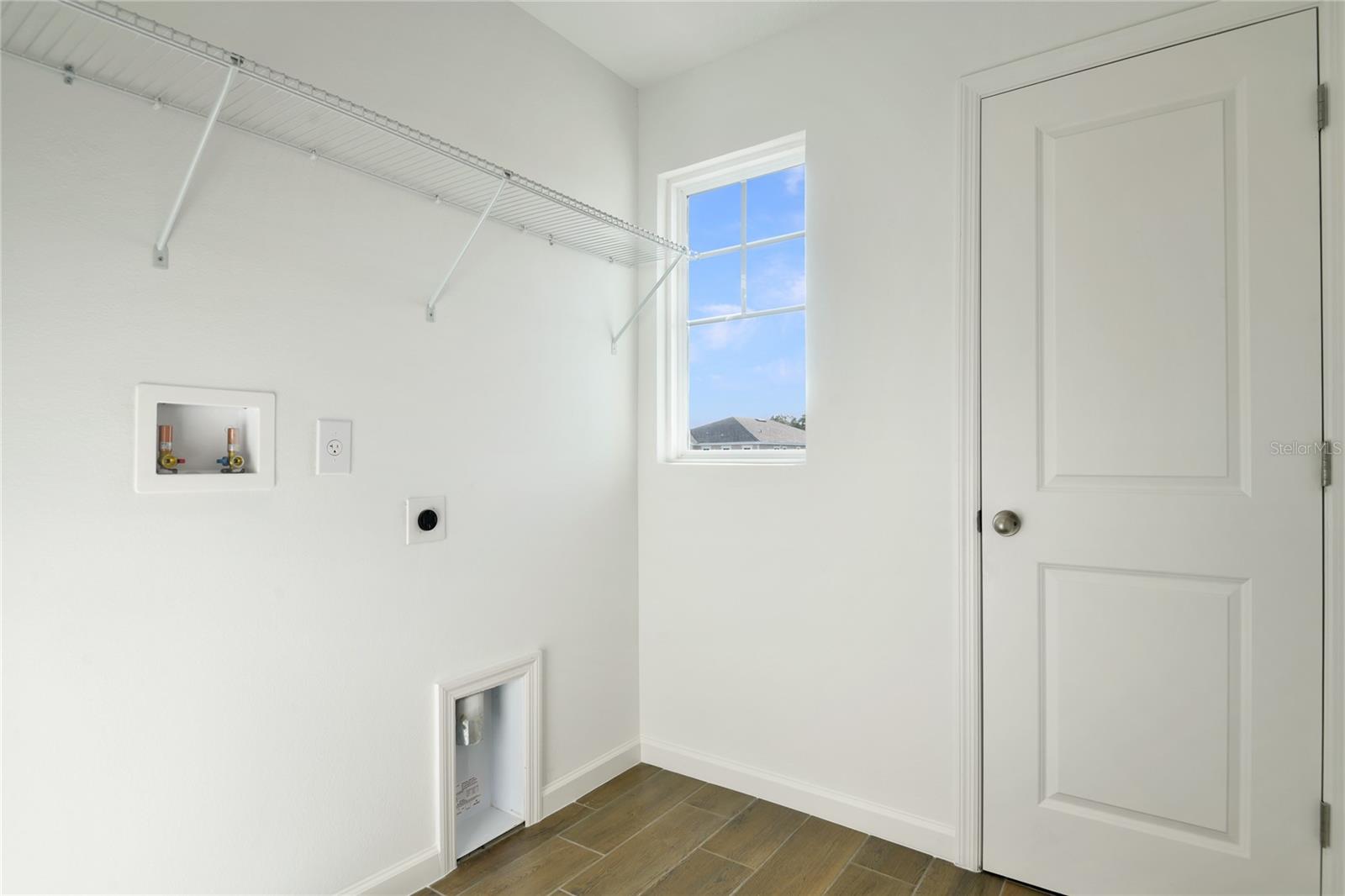 SEASONS AT SHORES OF LAKE DELL - Residential