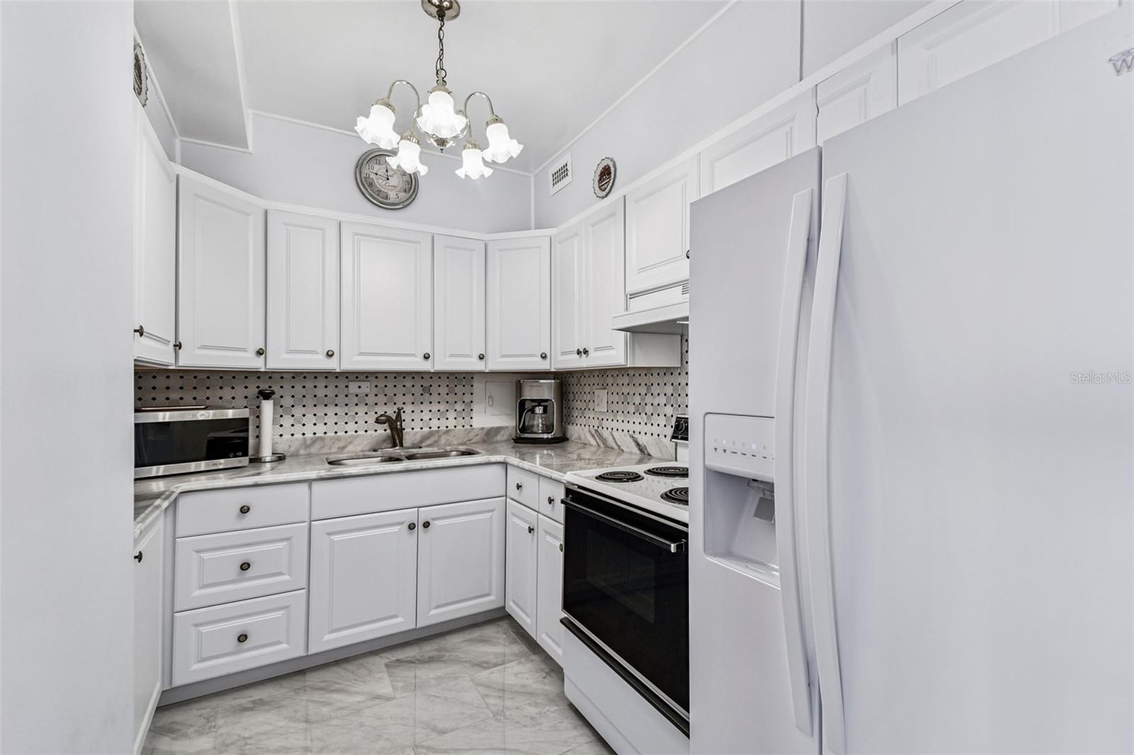 HORIZON HOUSE CO-OP - Residential