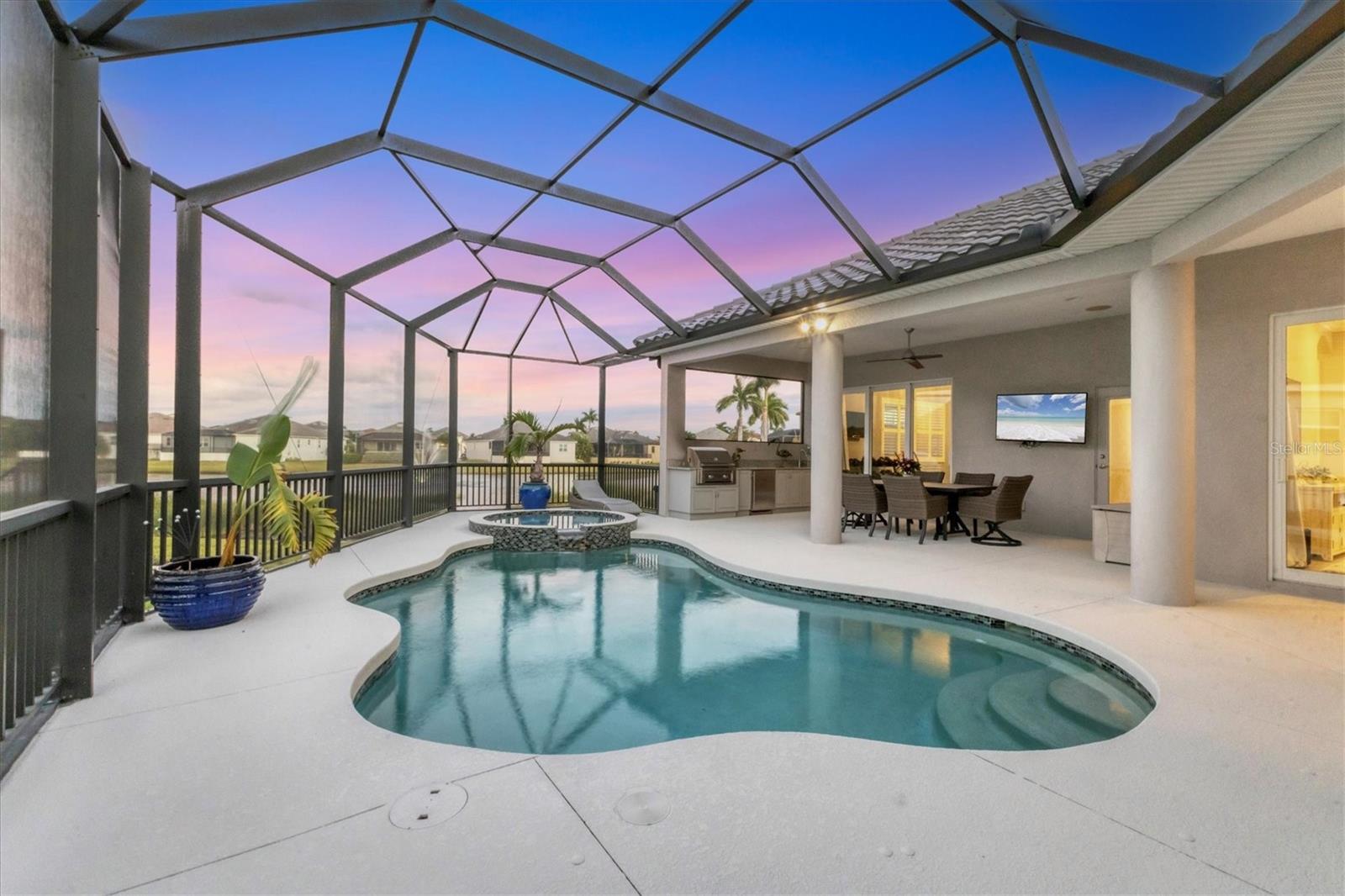 LEGENDS BAY - Residential