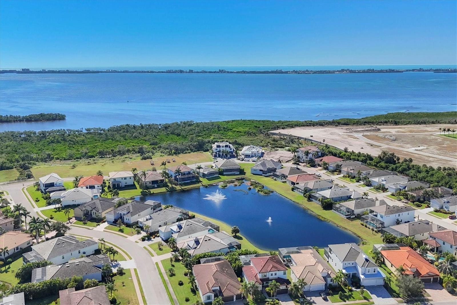 LEGENDS BAY - Residential