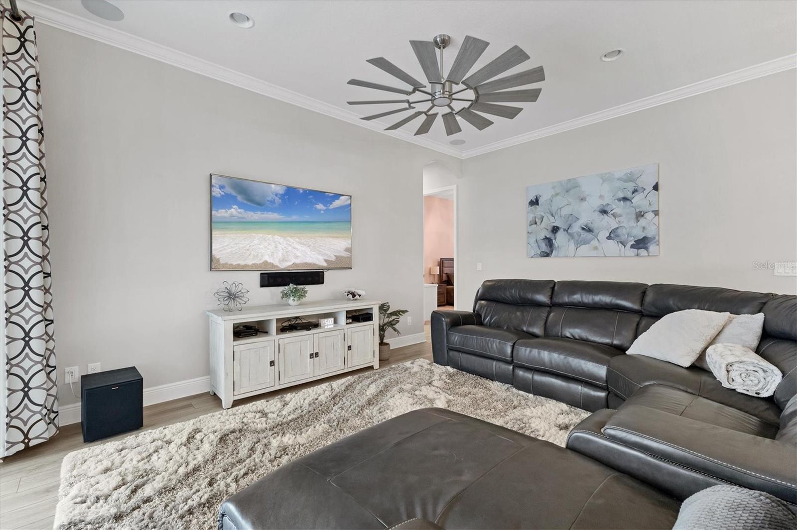 LEGENDS BAY - Residential