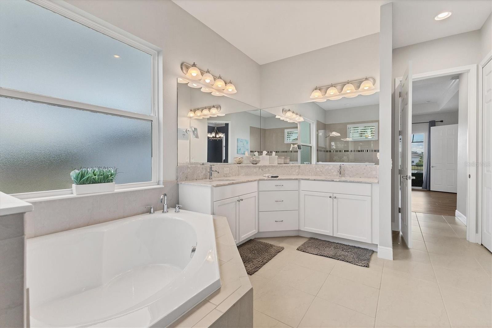 LEGENDS BAY - Residential