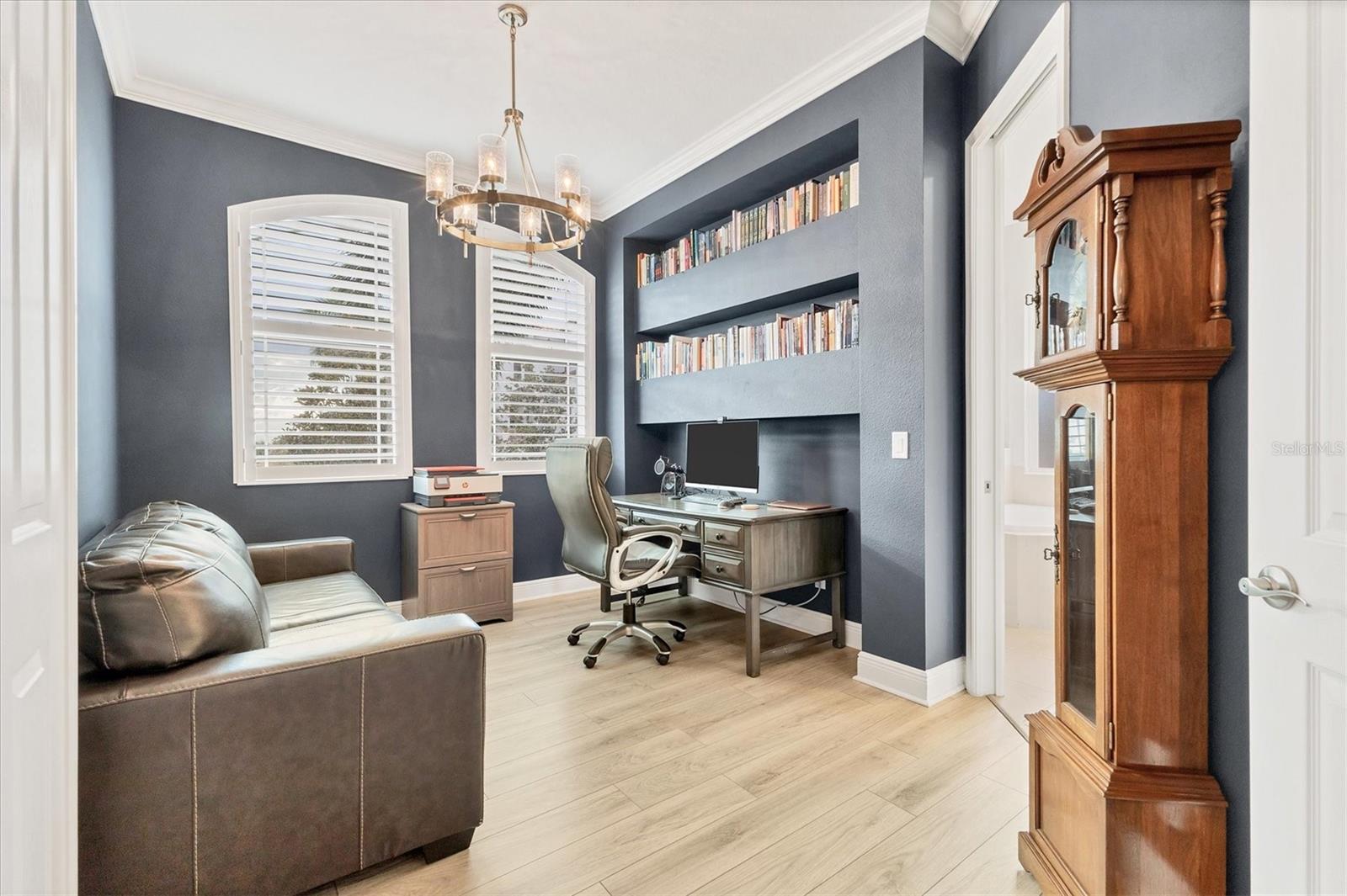 LEGENDS BAY - Residential