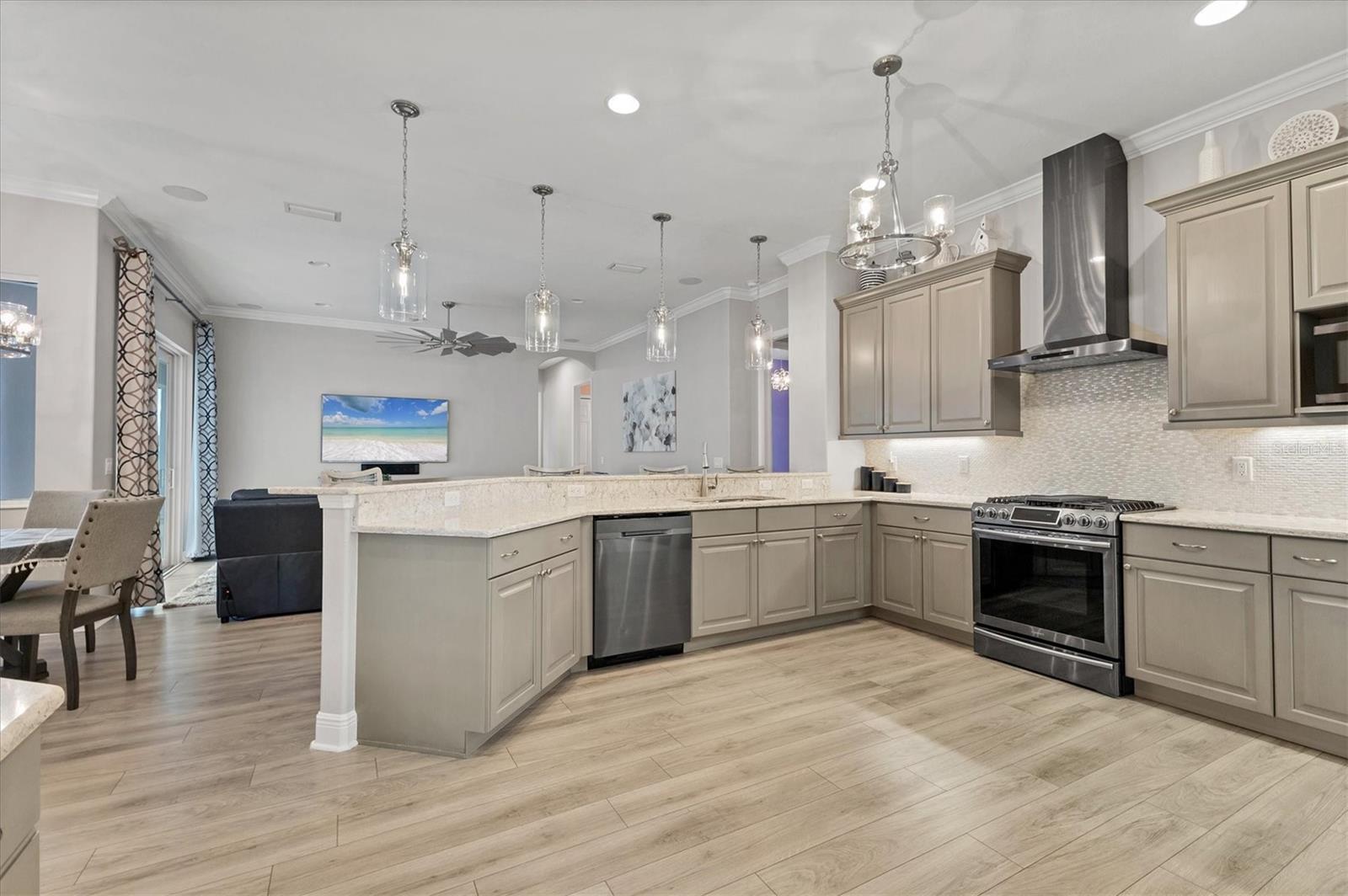 LEGENDS BAY - Residential