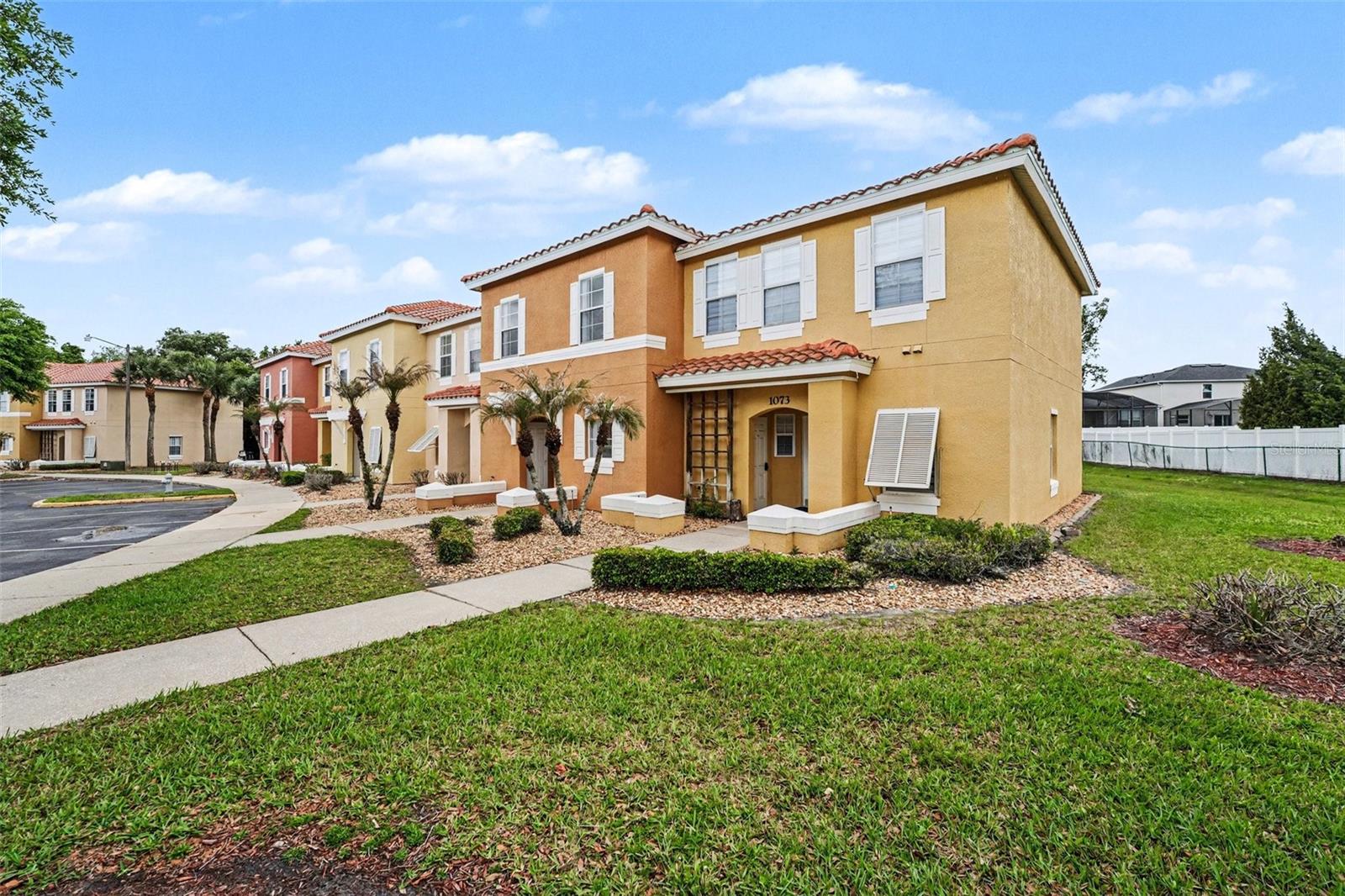 1077 PARK RIDGE CIRCLE