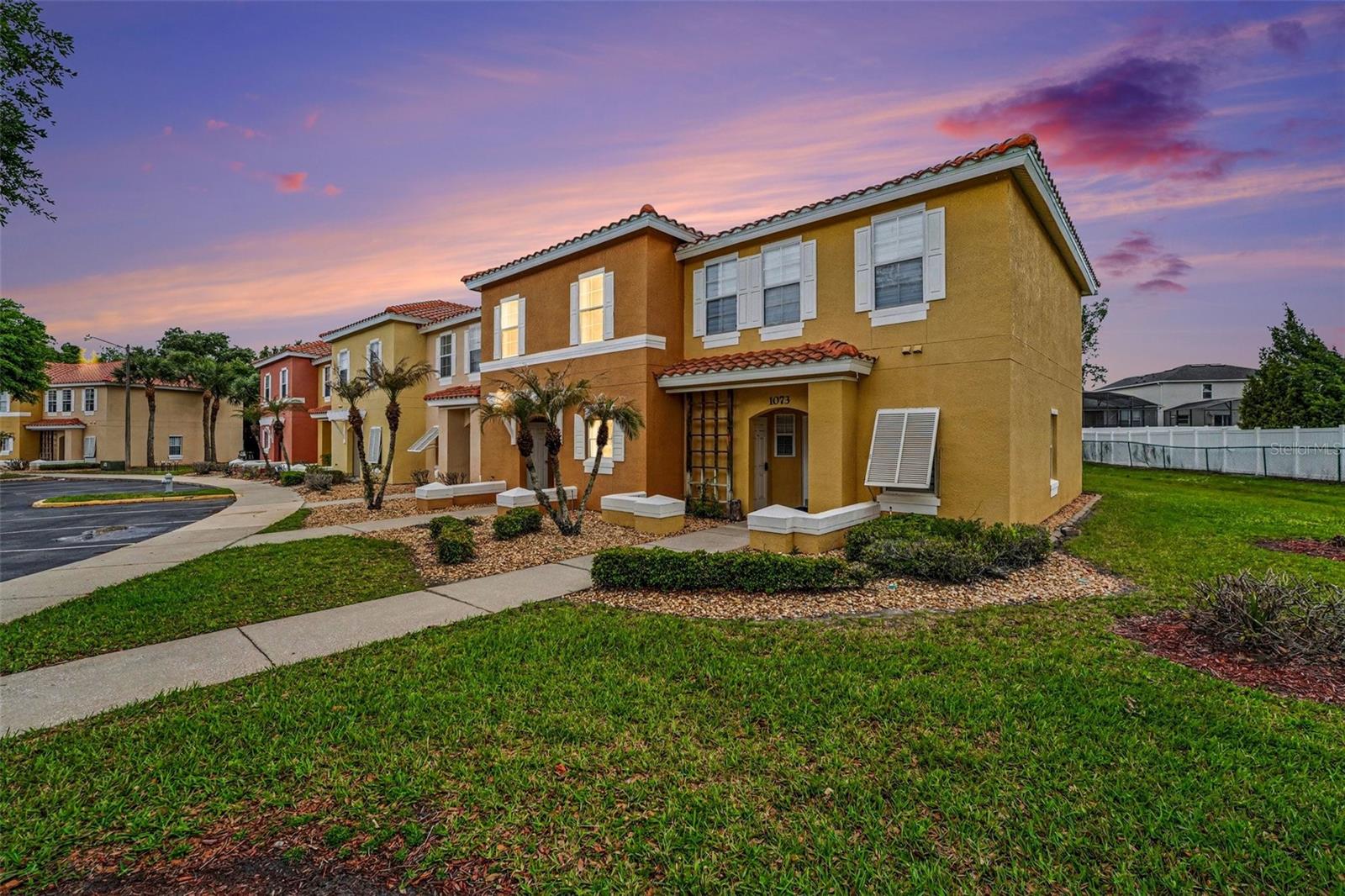 1077 PARK RIDGE CIRCLE