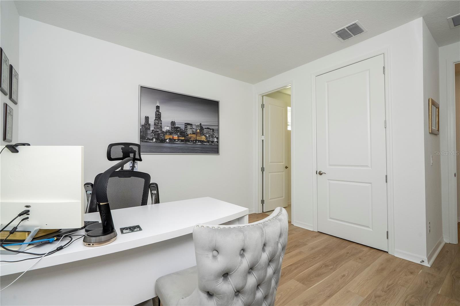 NORTHLAKE/OVATION PH 1 - Residential Lease