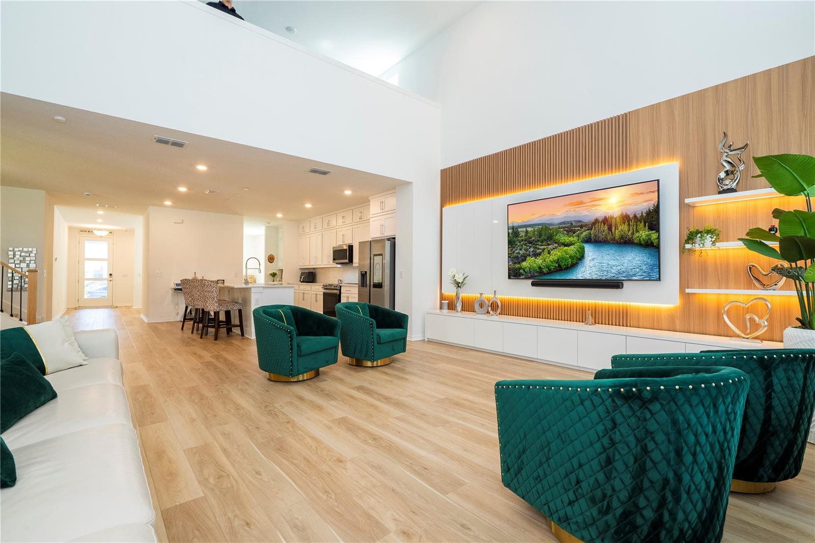 NORTHLAKE/OVATION PH 1 - Residential Lease