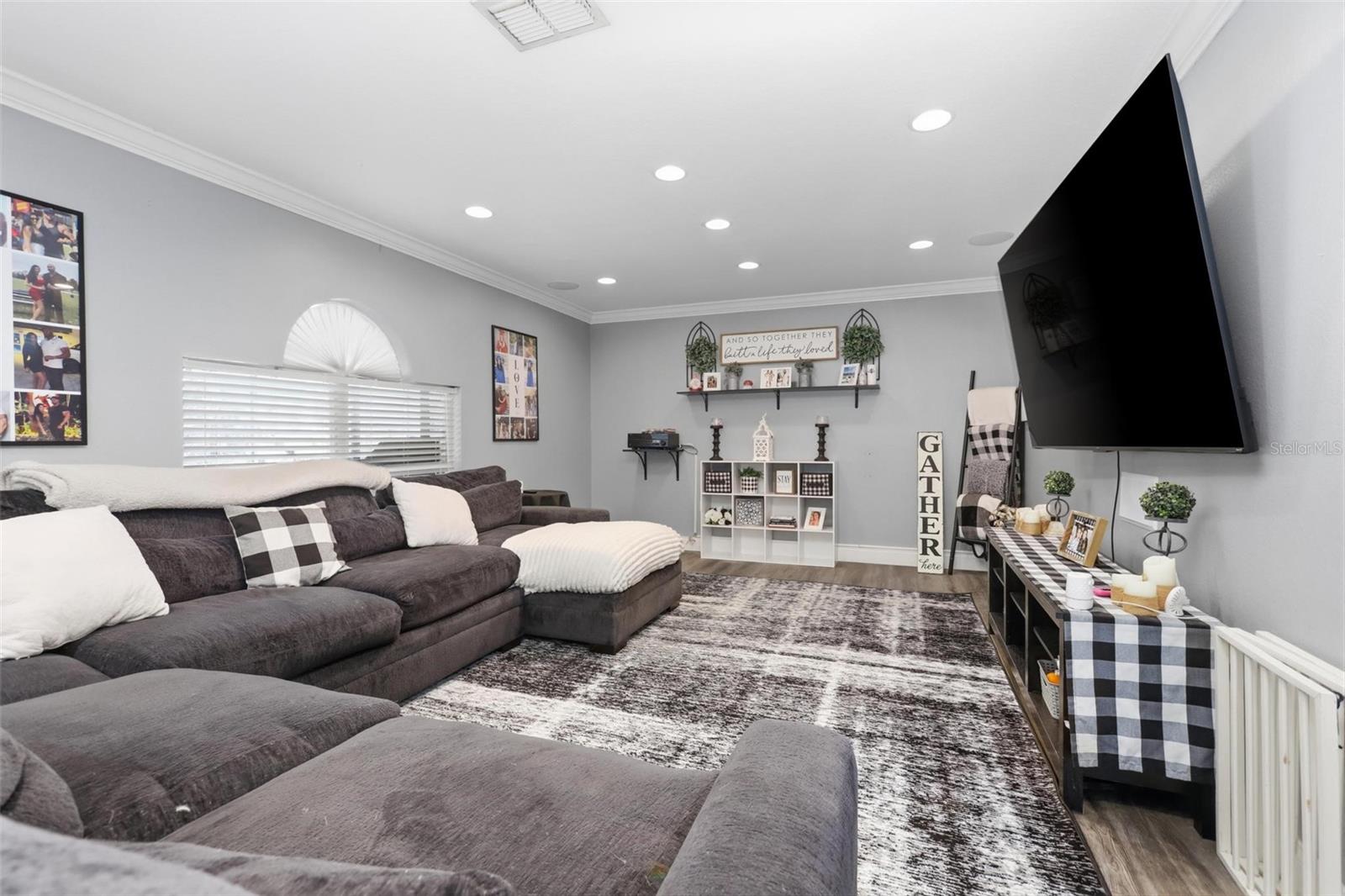 STERLING WOODS - Residential
