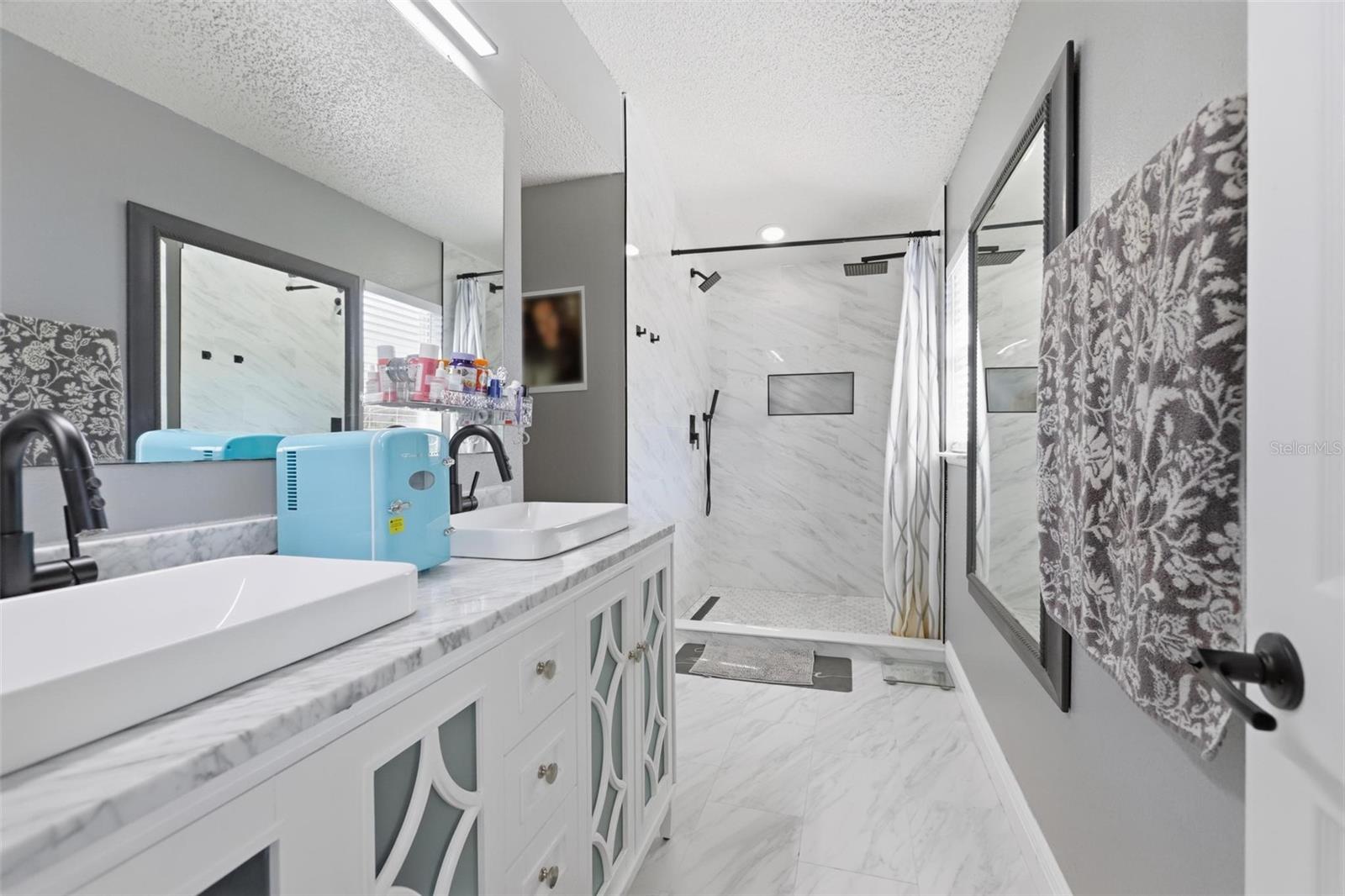 STERLING WOODS - Residential