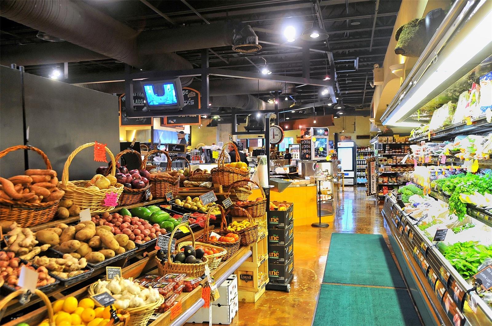 MIDWOOD MANOR - Residential