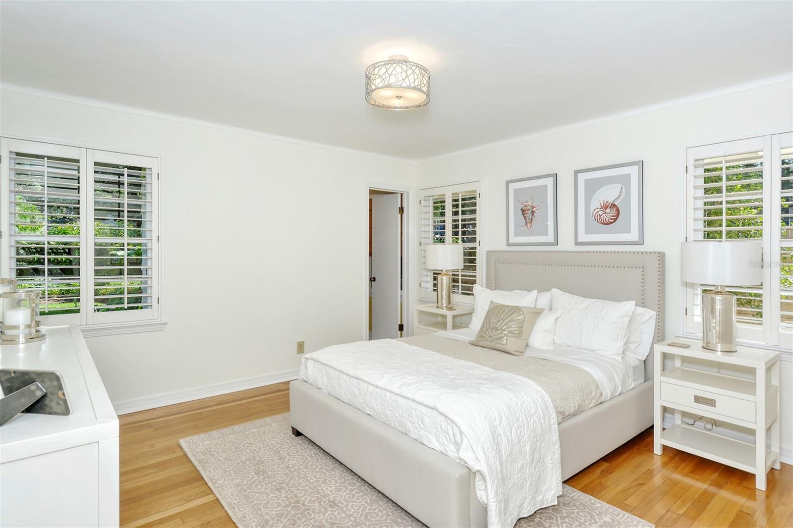 MIDWOOD MANOR - Residential