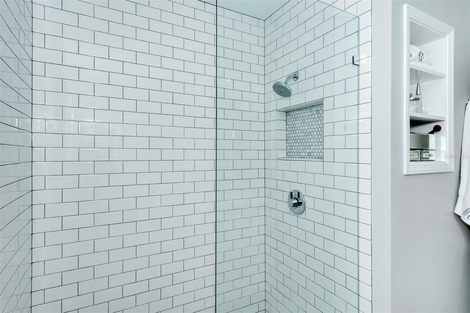 MIDWOOD MANOR - Residential