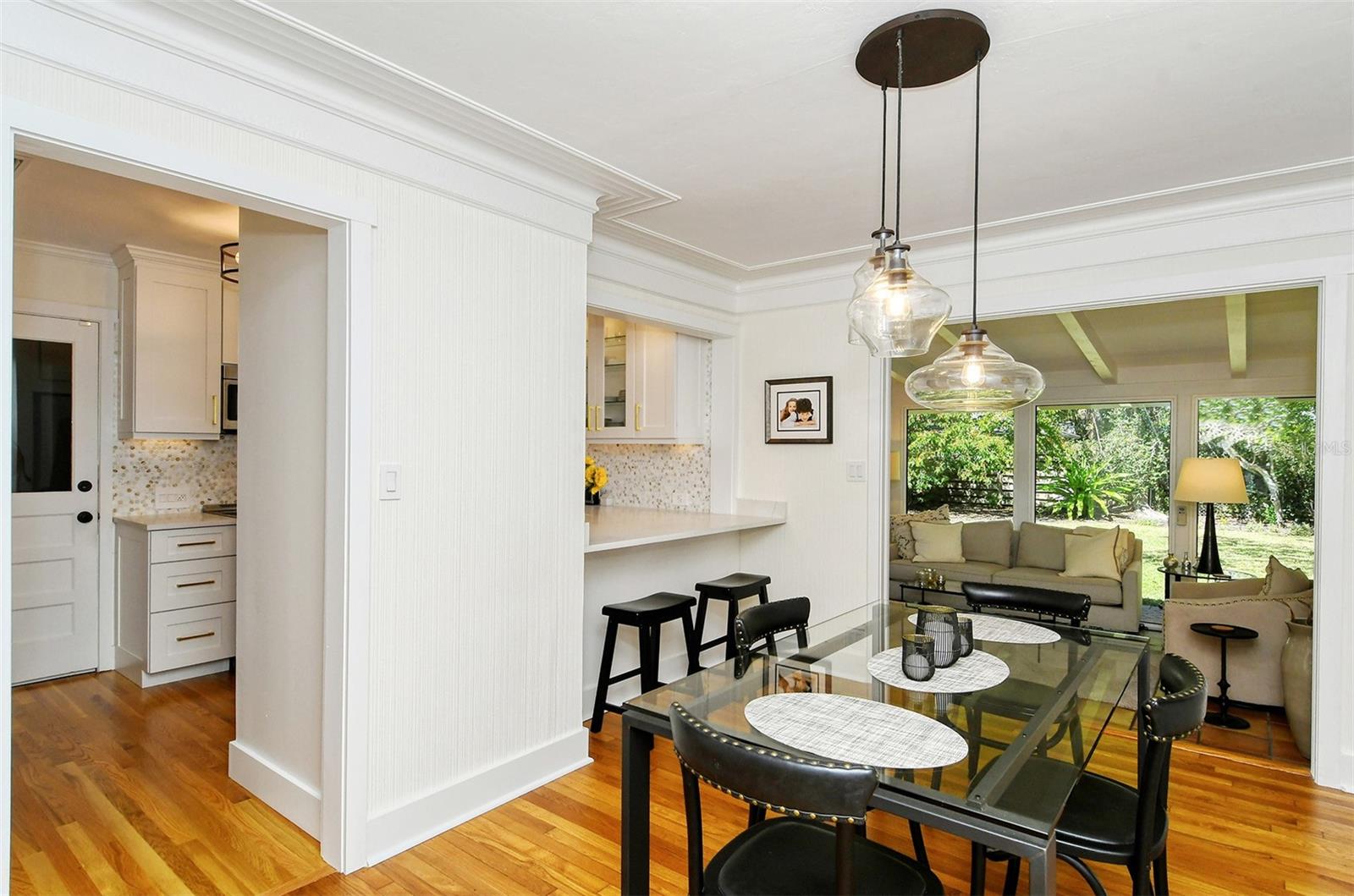 MIDWOOD MANOR - Residential