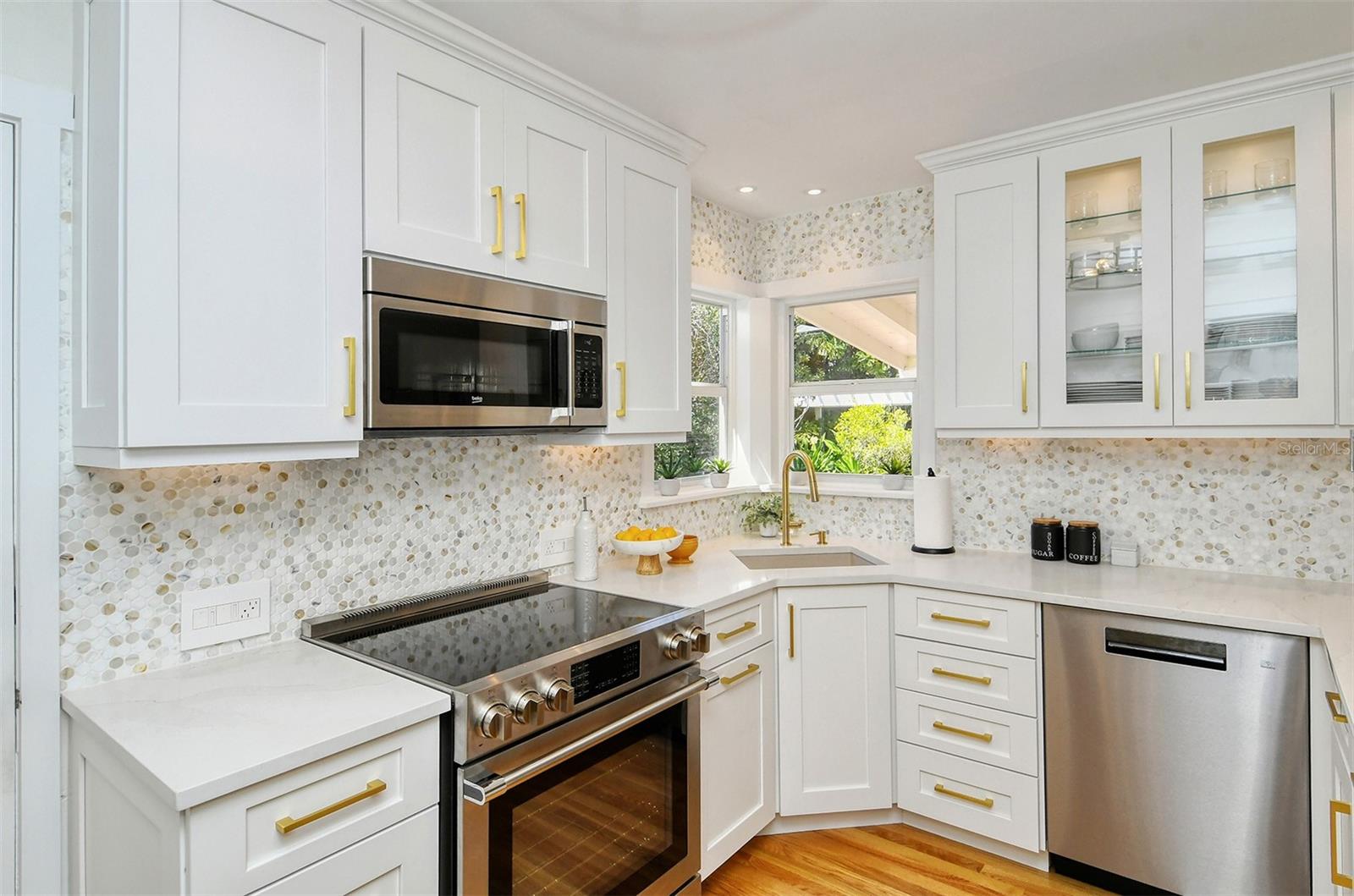 MIDWOOD MANOR - Residential