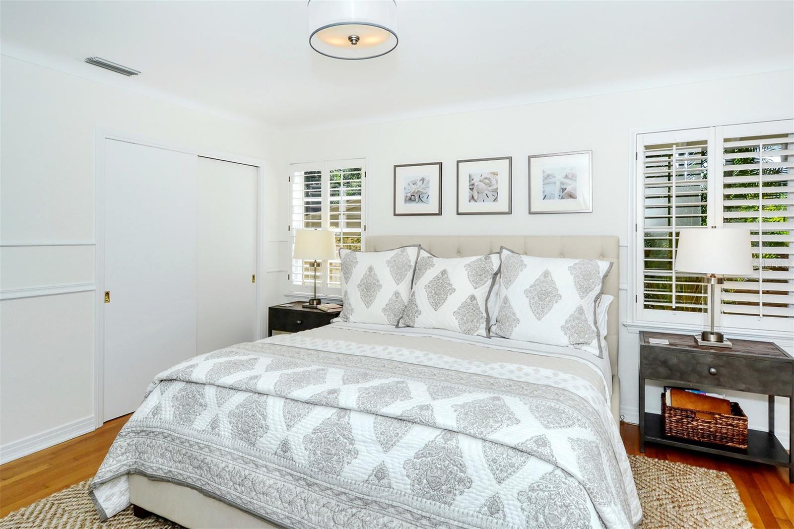 MIDWOOD MANOR - Residential