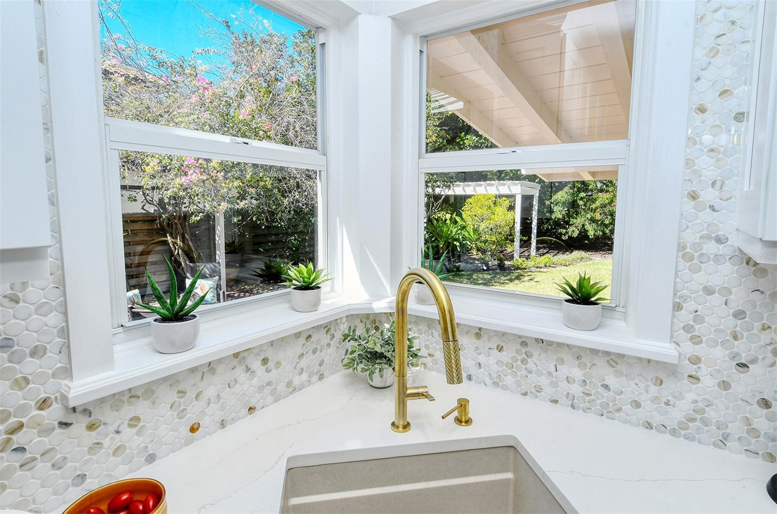 MIDWOOD MANOR - Residential