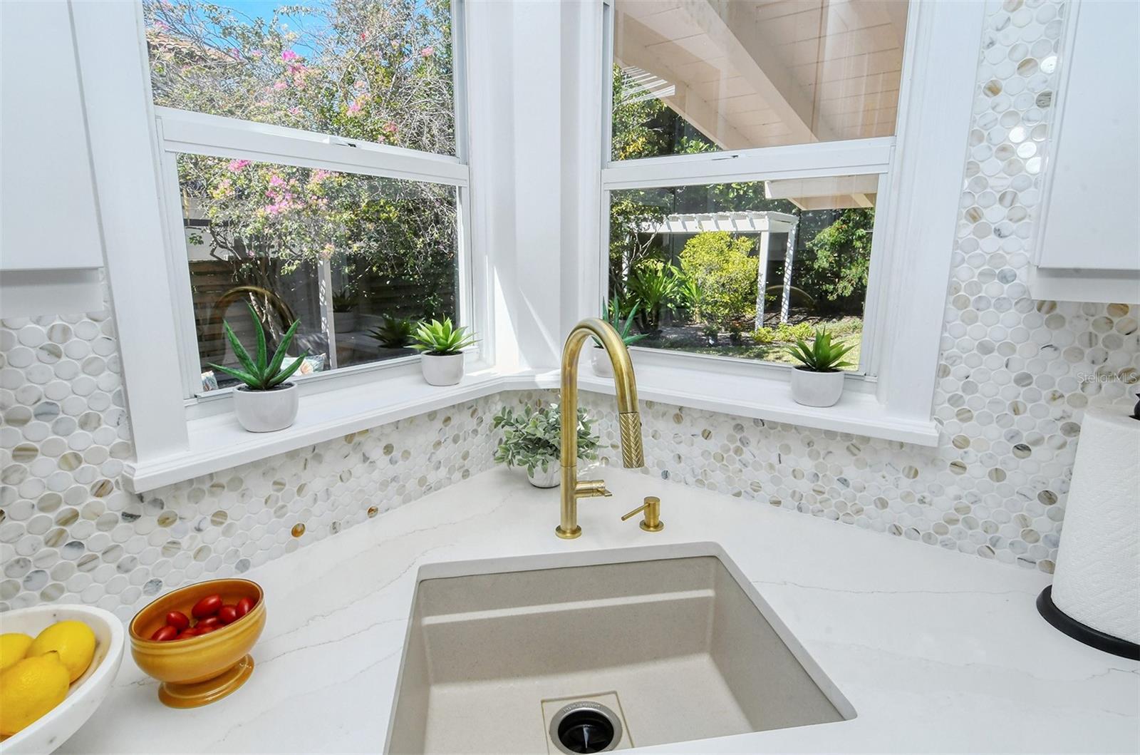 MIDWOOD MANOR - Residential