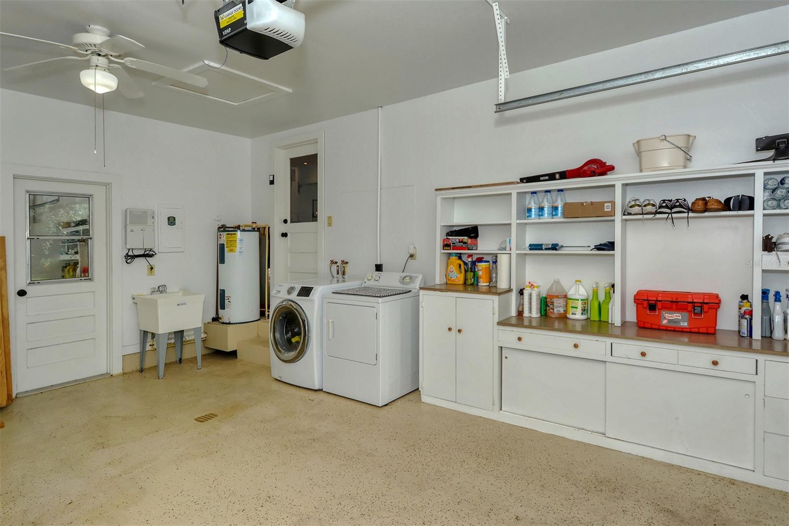 MIDWOOD MANOR - Residential