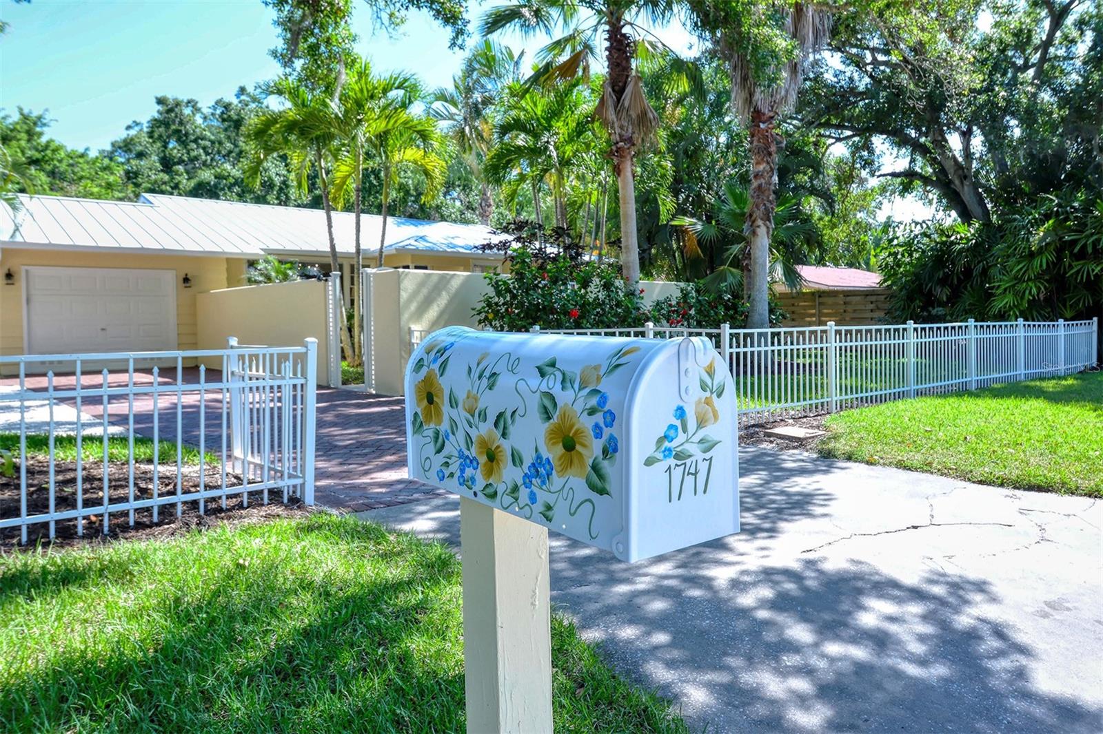 MIDWOOD MANOR - Residential