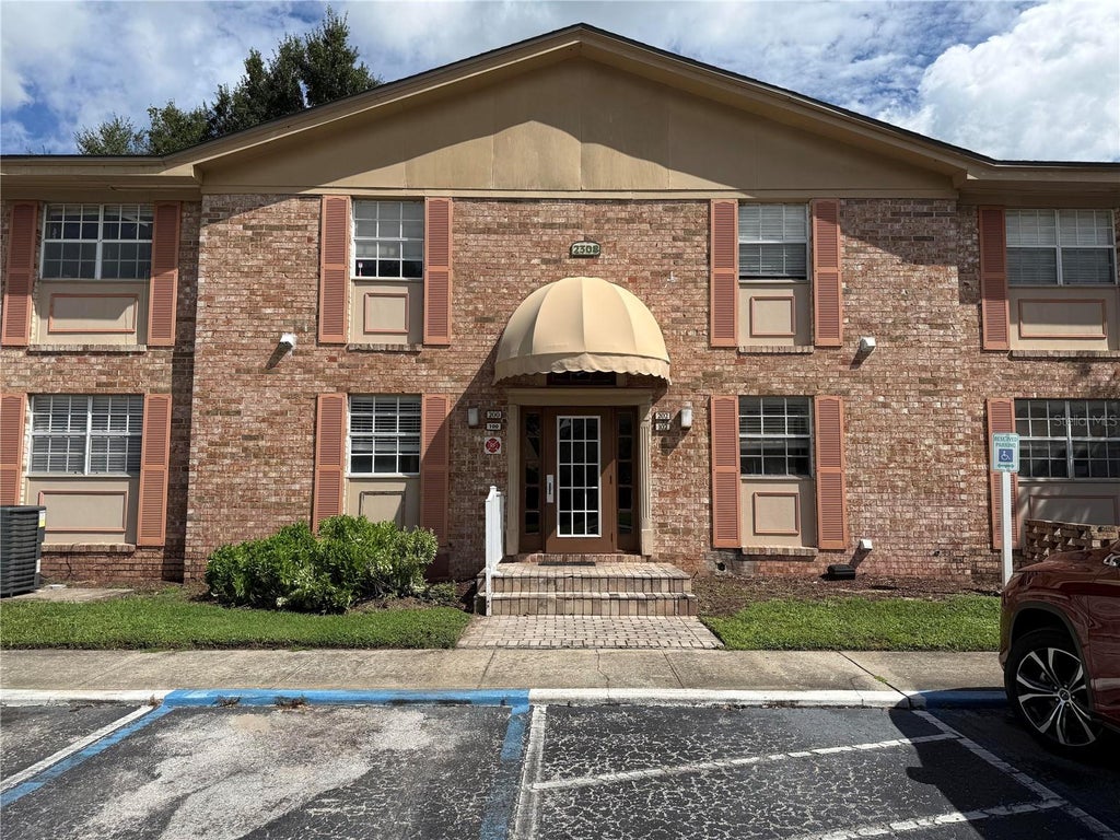 Photo of 2308 Haywood Court #100, Maitland, FL 32751 (MLS # O6439694)